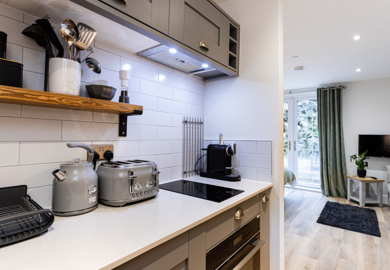 Image showing the well equipped kitchen inside Rock Mill Apartment 7