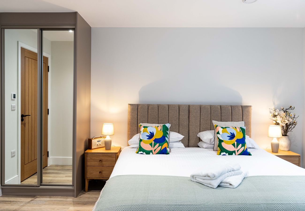 Image showing the spacious bedroom inside Rock Mill Apartment 7