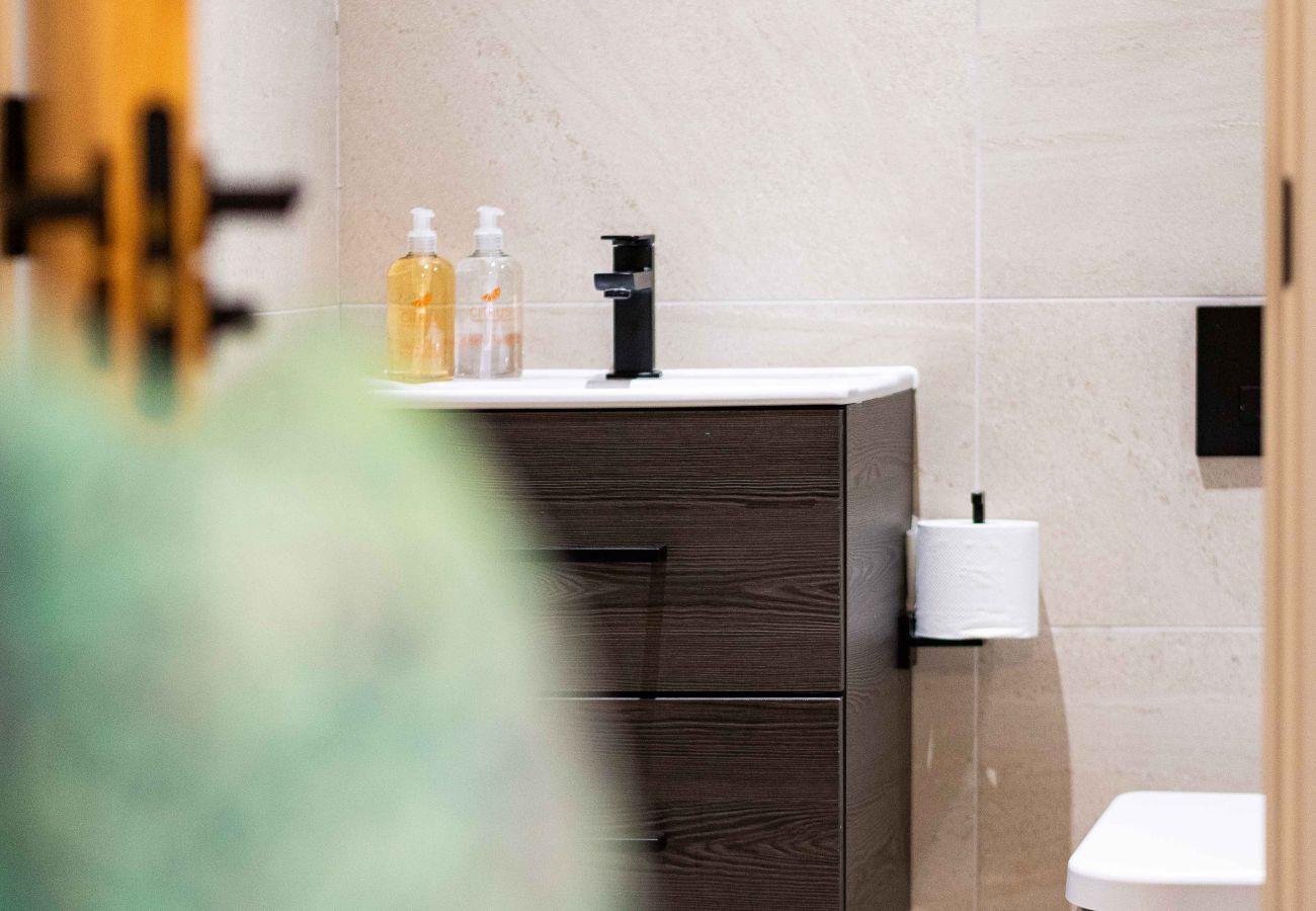 Image showing the bathroom details of rock mill holiday apartment 27