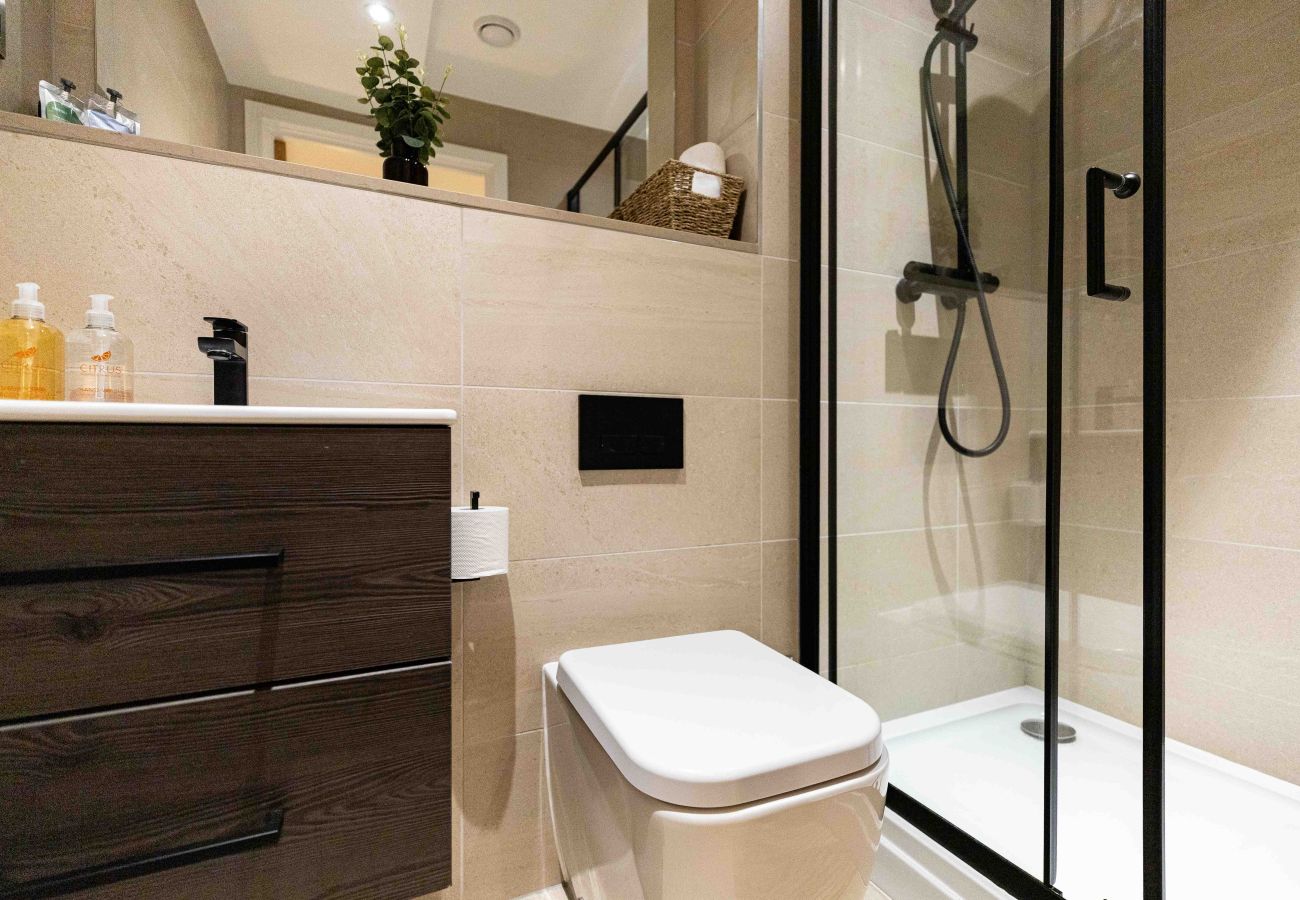 Image showing the modern bathroom with underfloor heating at Rock mill apartment 27