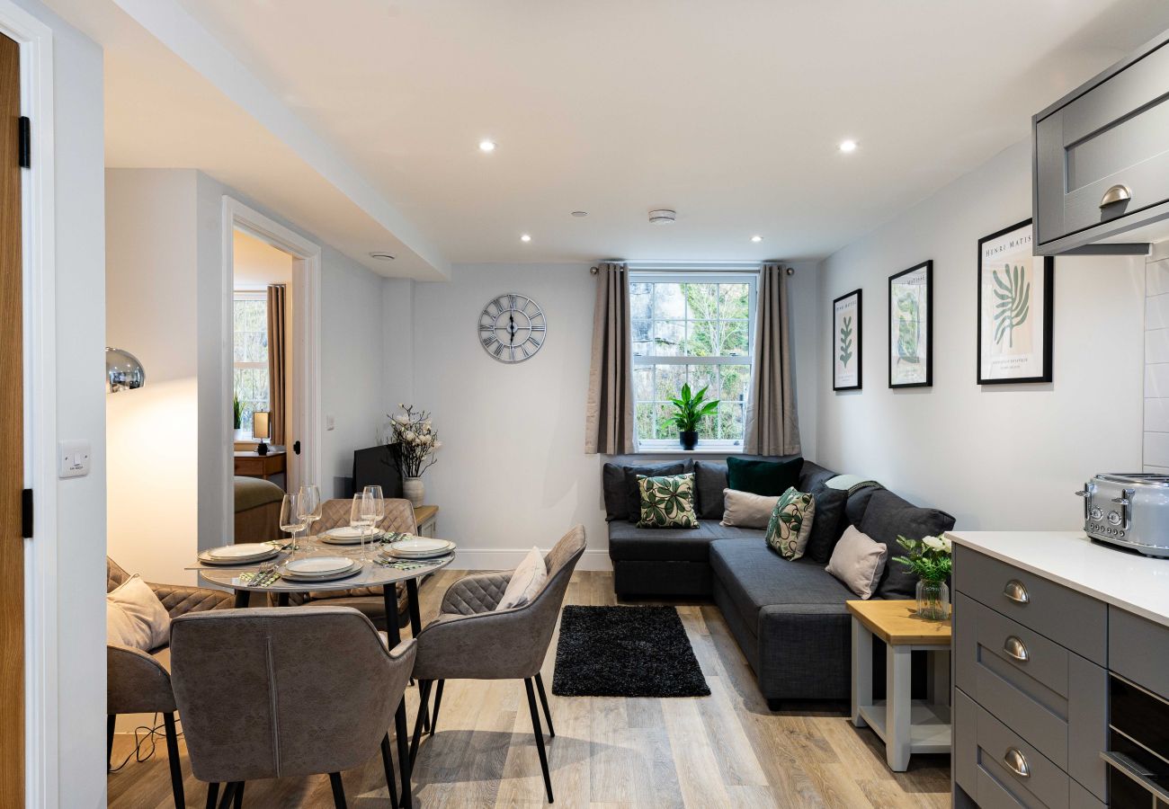 Image of the combined living and dining area inside rock mill holiday apartment 32