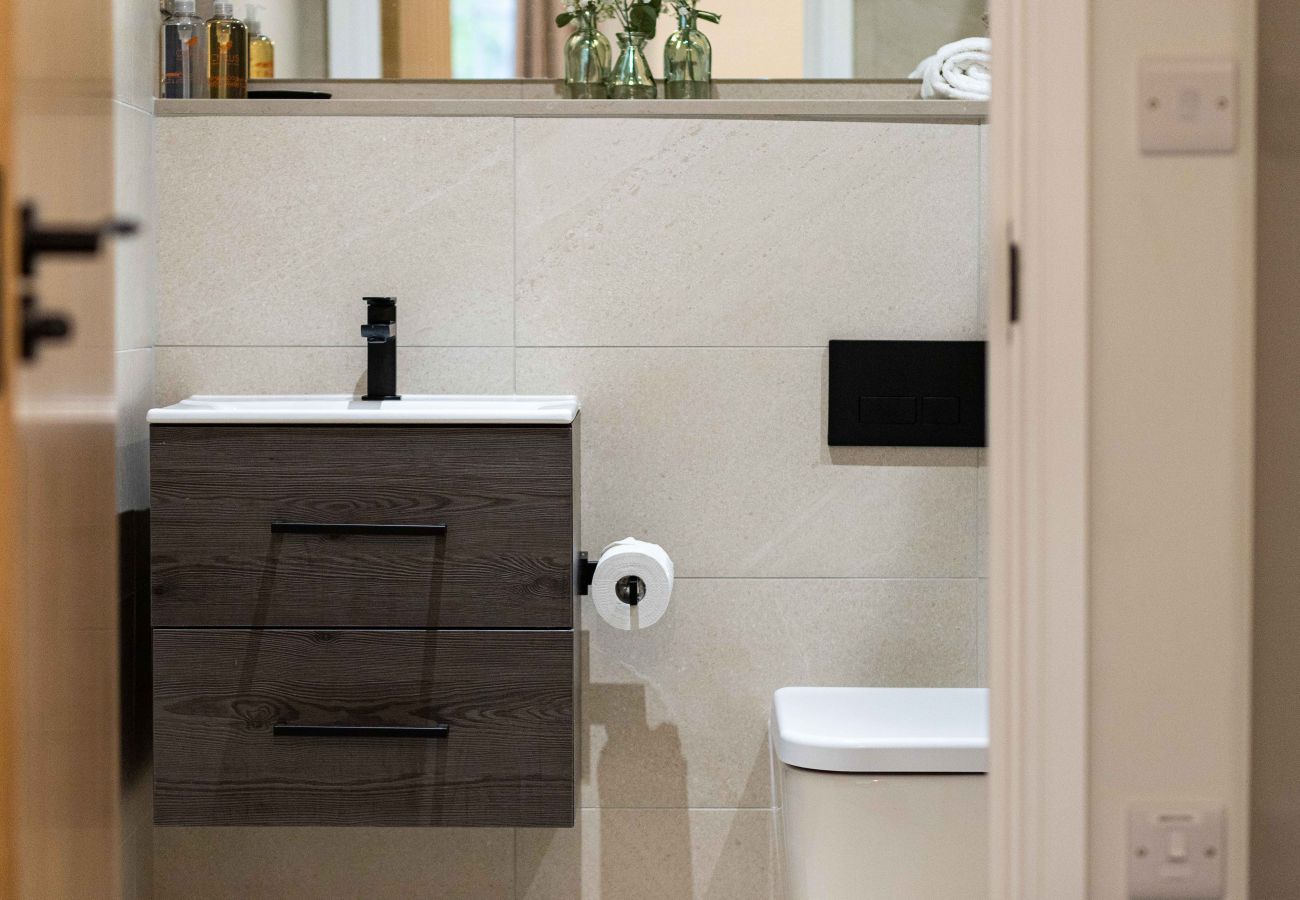 Image of the modern bathroom with underfloor heating inside apartment 37 at rock mill